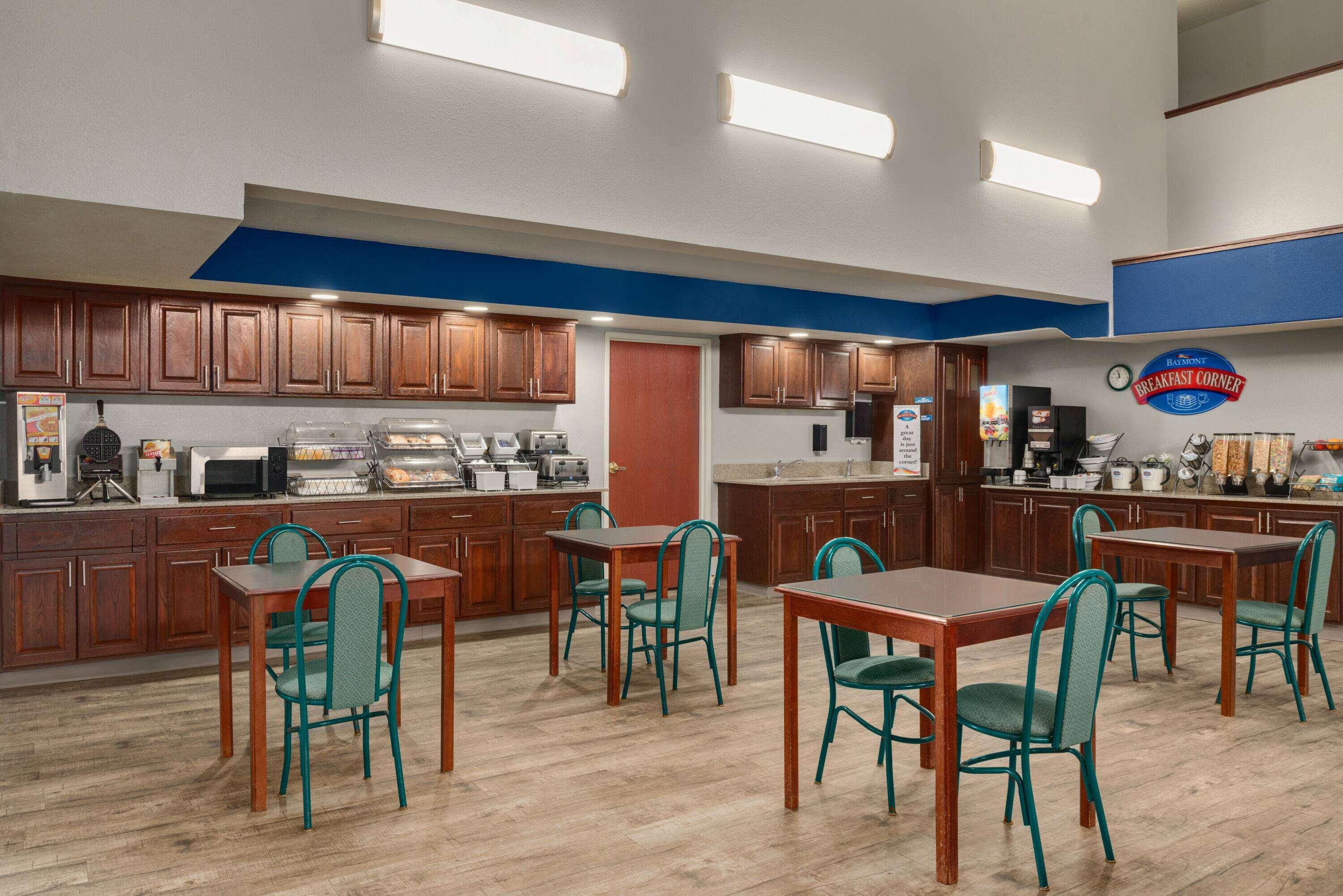 Hotel Baymont By Wyndham Swanton Esterno foto